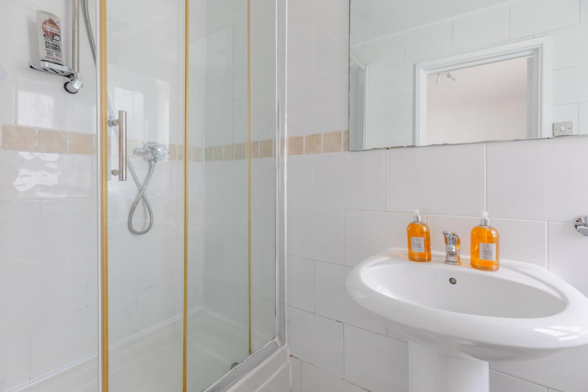Spacious 3Bd Flat Close To Tube - Fulham! London Luaran gambar