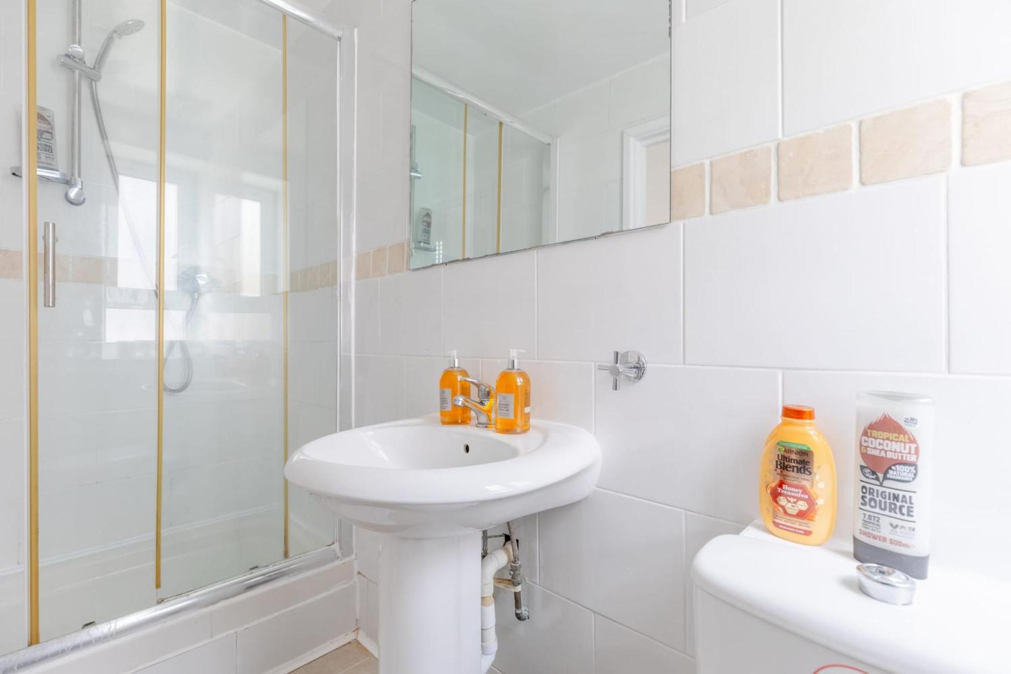 Spacious 3Bd Flat Close To Tube - Fulham! London Luaran gambar